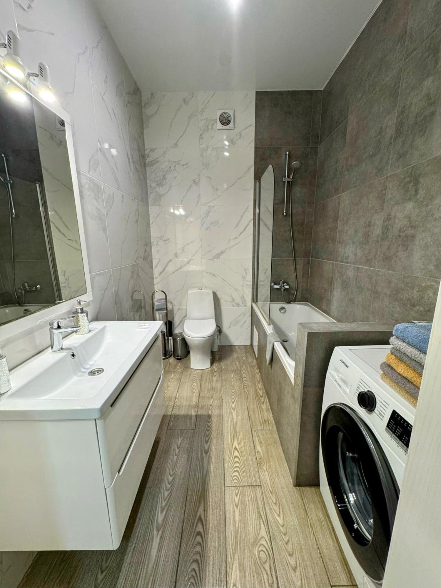 Lux Apartment & Центр,Жк Театральний Rivne Exterior photo